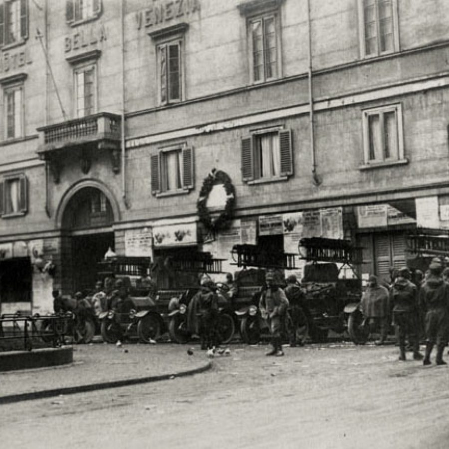 15 APRILE 1919 – PIAZZA MERCANTI Scontri tra socialisti e fascisti